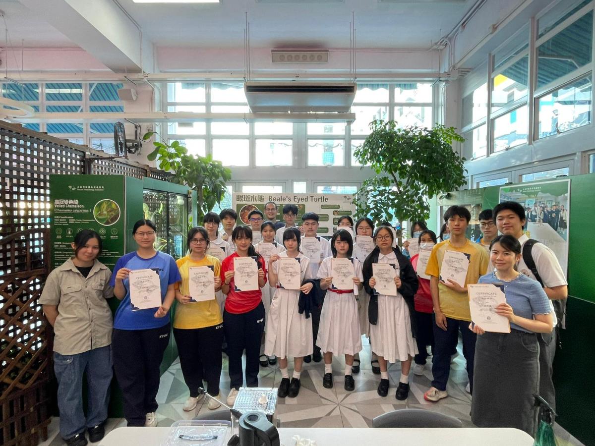 大使獲頒發培訓證書